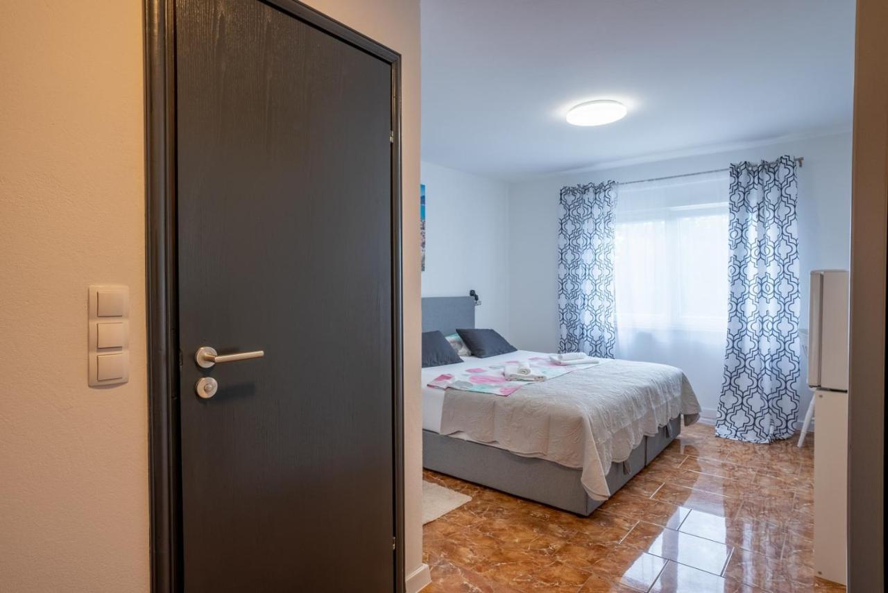Restaurant & Rooms Nino Porat  Exterior photo